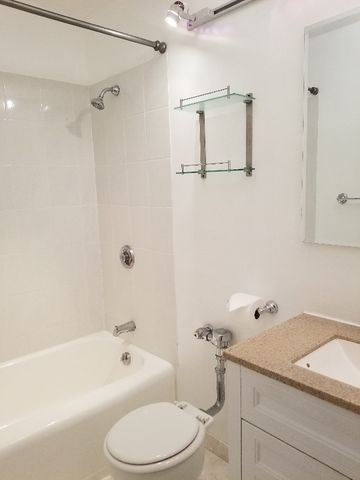 3600 N Lake Shore Drive 309, Chicago, IL 60613