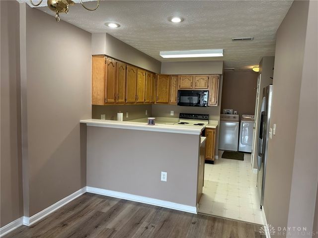 4010 Twin Lakes Circle, Clayton, OH 45315