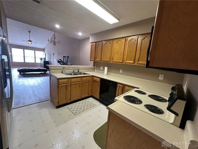 4010 Twin Lakes Circle, Clayton, OH 45315