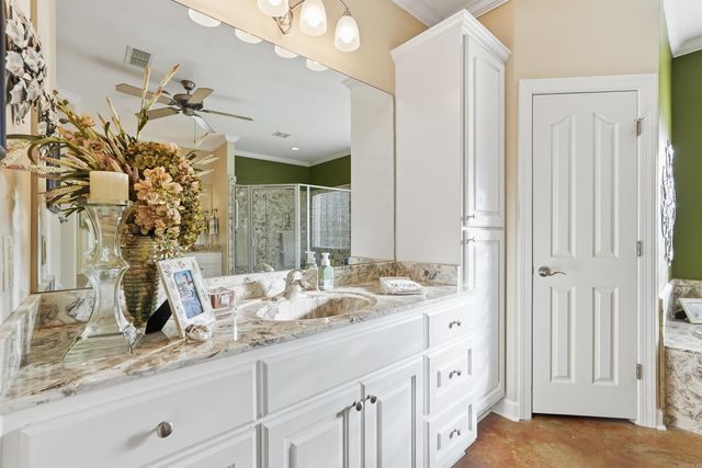 2121 DONHAM, Bauxite, AR 72011