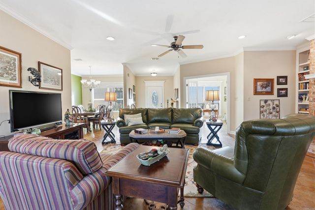 2121 DONHAM, Bauxite, AR 72011