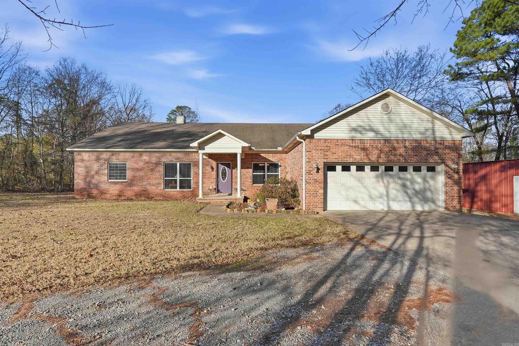 2121 DONHAM, Bauxite, AR 72011