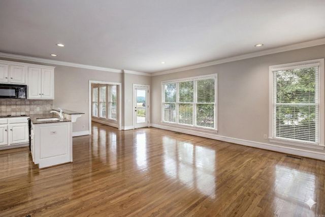 6 Frecourt Lane, Little Rock, AR 72223