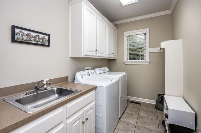 6 Frecourt Lane, Little Rock, AR 72223