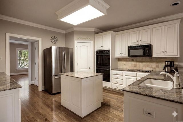 6 Frecourt Lane, Little Rock, AR 72223