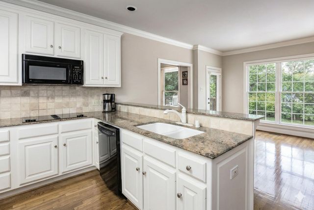 6 Frecourt Lane, Little Rock, AR 72223