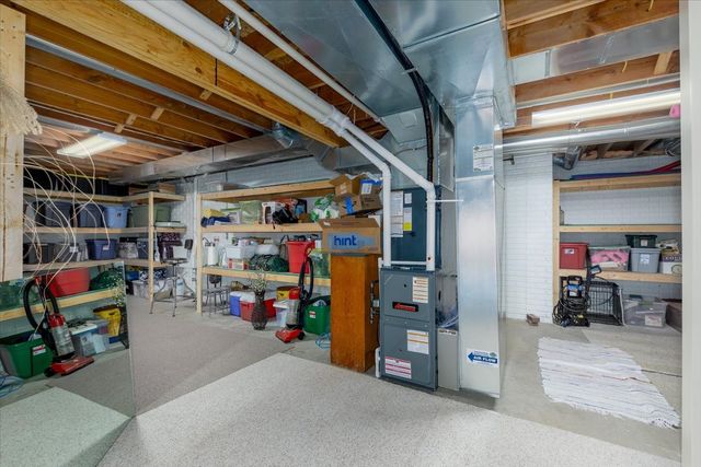 5030 Cleburne Court, Pleasant Hill, IA 50327