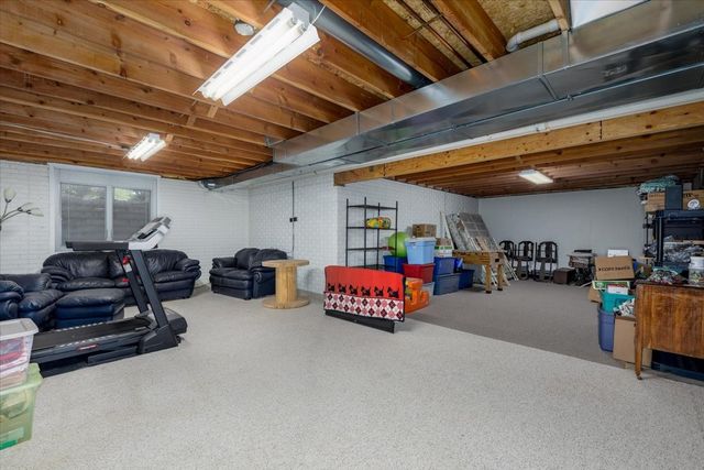 5030 Cleburne Court, Pleasant Hill, IA 50327
