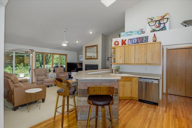 5030 Cleburne Court, Pleasant Hill, IA 50327