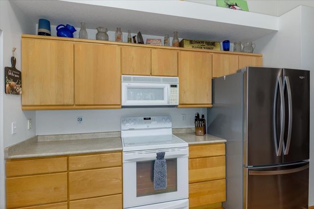 5030 Cleburne Court, Pleasant Hill, IA 50327