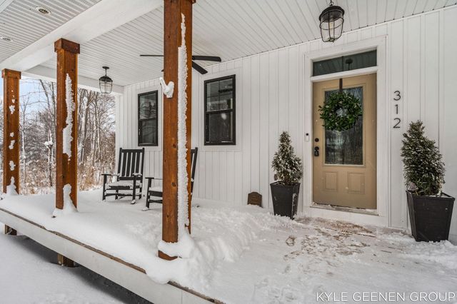 312 48th Avenue, Zeeland, MI 49464