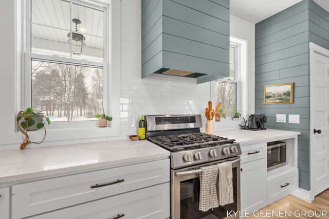 312 48th Avenue, Zeeland, MI 49464