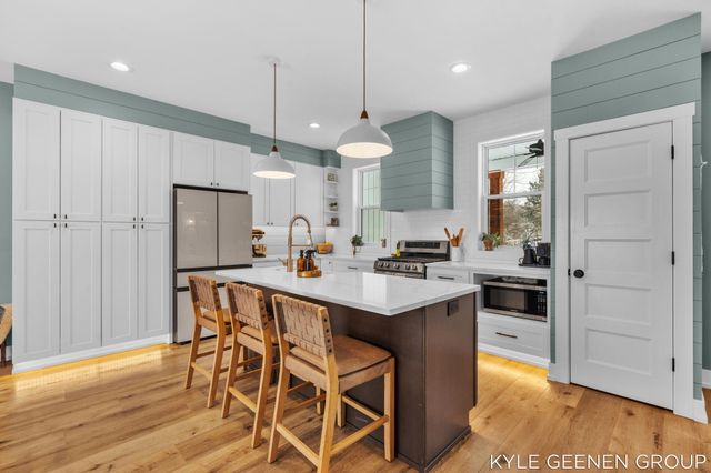 312 48th Avenue, Zeeland, MI 49464