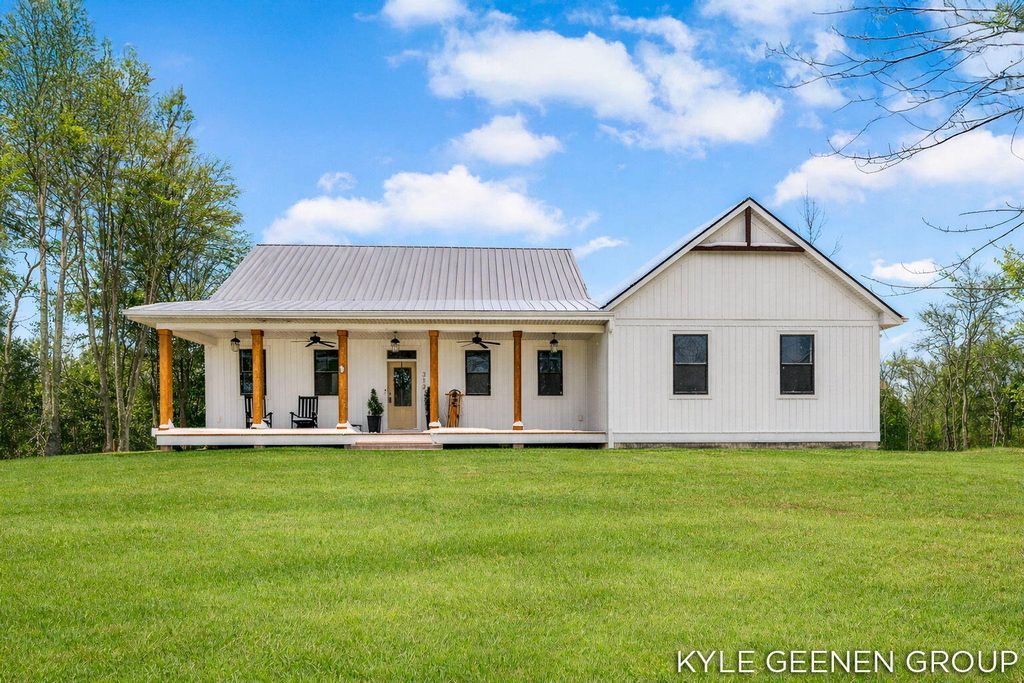 312 48th Avenue, Zeeland, MI 49464