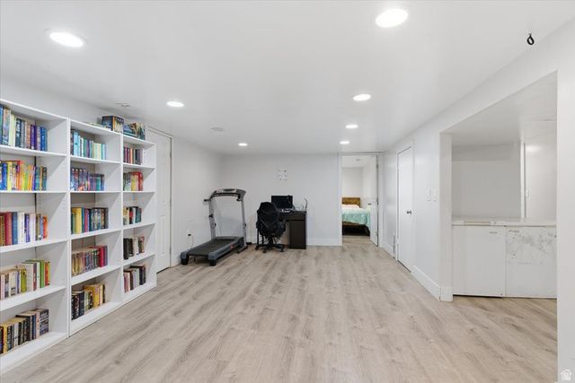 8372 W MYRON AVE, Magna, UT 84044