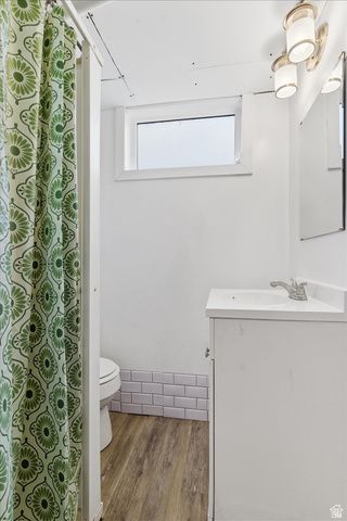 8372 W MYRON AVE, Magna, UT 84044