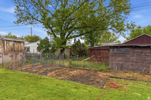 8372 W MYRON AVE, Magna, UT 84044