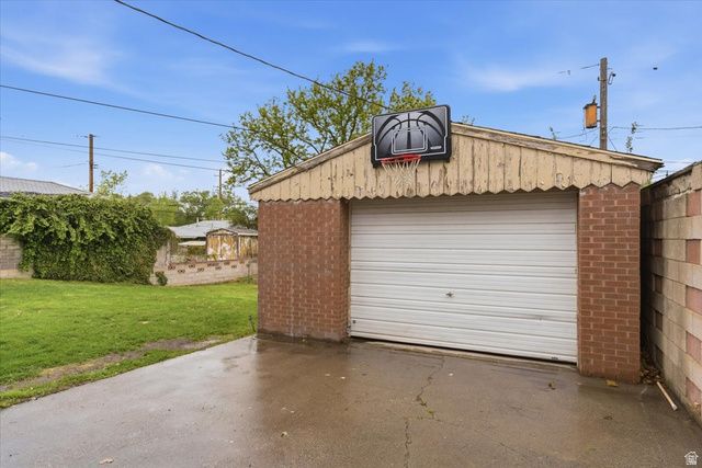 8372 W MYRON AVE, Magna, UT 84044