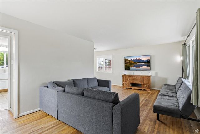 8372 W MYRON AVE, Magna, UT 84044