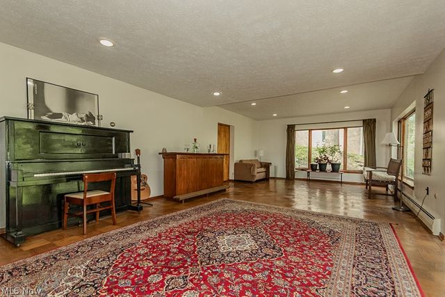 6811 Drexel Drive, Seven Hills, OH 44131