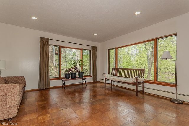 6811 Drexel Drive, Seven Hills, OH 44131