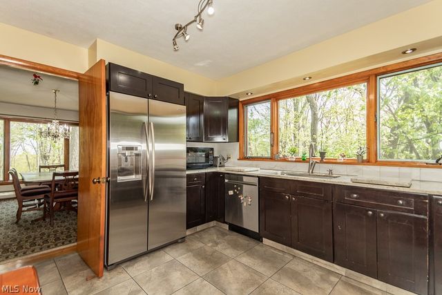 6811 Drexel Drive, Seven Hills, OH 44131