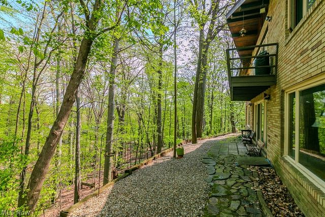 6811 Drexel Drive, Seven Hills, OH 44131