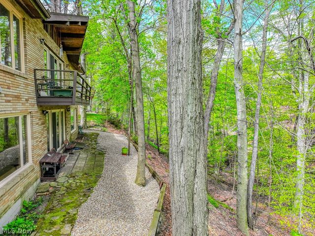 6811 Drexel Drive, Seven Hills, OH 44131