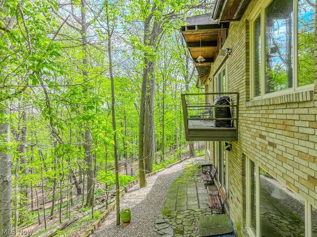 6811 Drexel Drive, Seven Hills, OH 44131
