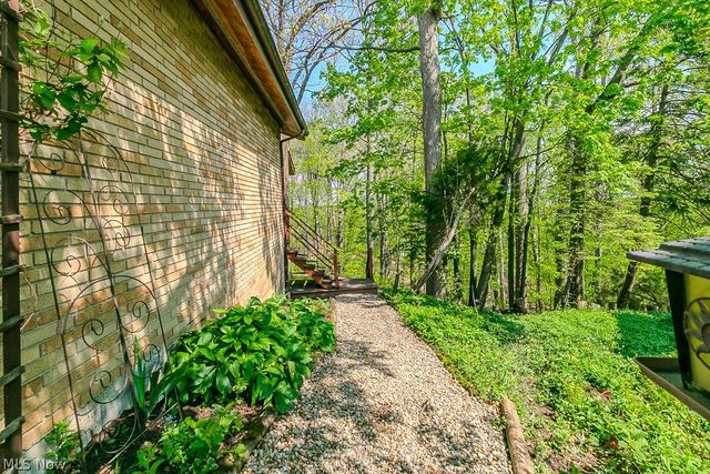 6811 Drexel Drive, Seven Hills, OH 44131