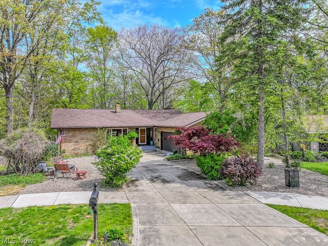 6811 Drexel Drive, Seven Hills, OH 44131