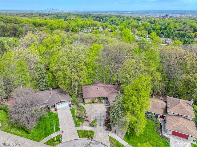 6811 Drexel Drive, Seven Hills, OH 44131