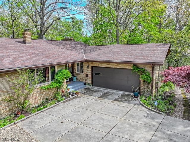 6811 Drexel Drive, Seven Hills, OH 44131