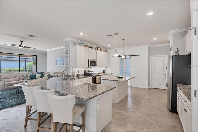 11408 AUTUMN LEAF WAY, Bradenton, FL 34212
