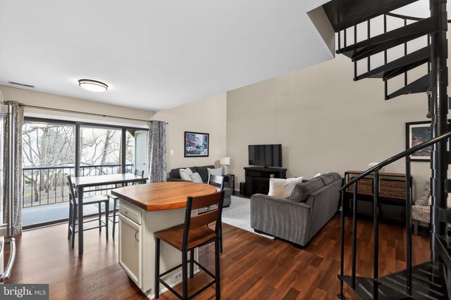 52 SUMMIT CT, Marlton, NJ 08053