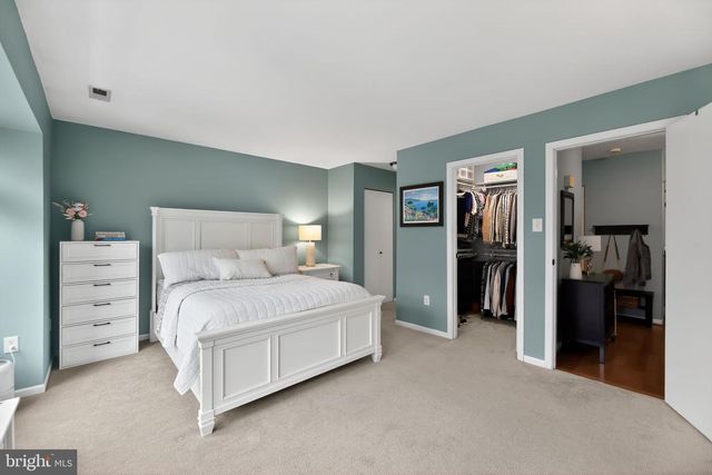 52 SUMMIT CT, Marlton, NJ 08053