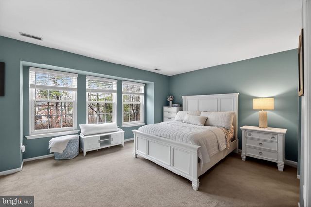 52 SUMMIT CT, Marlton, NJ 08053