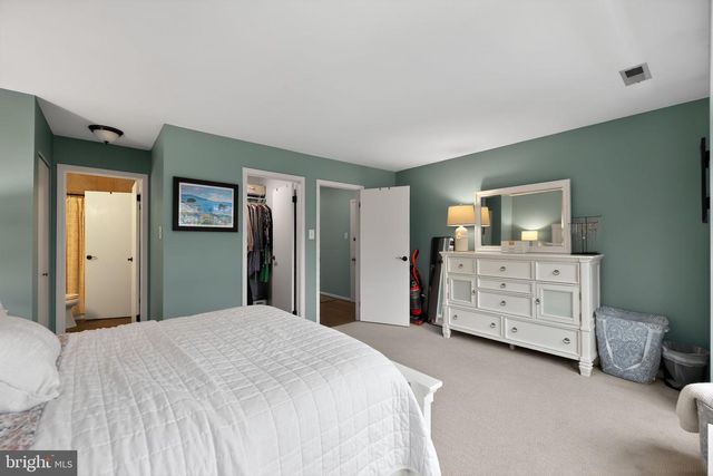 52 SUMMIT CT, Marlton, NJ 08053