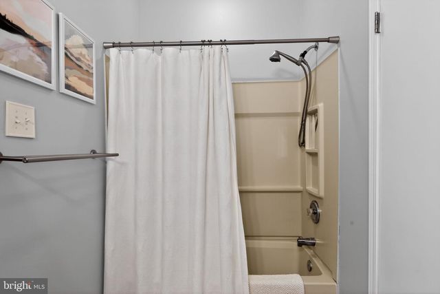 52 SUMMIT CT, Marlton, NJ 08053