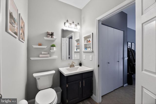 52 SUMMIT CT, Marlton, NJ 08053