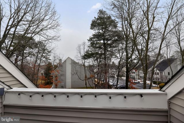 52 SUMMIT CT, Marlton, NJ 08053