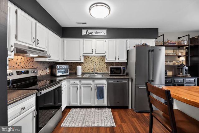 52 SUMMIT CT, Marlton, NJ 08053