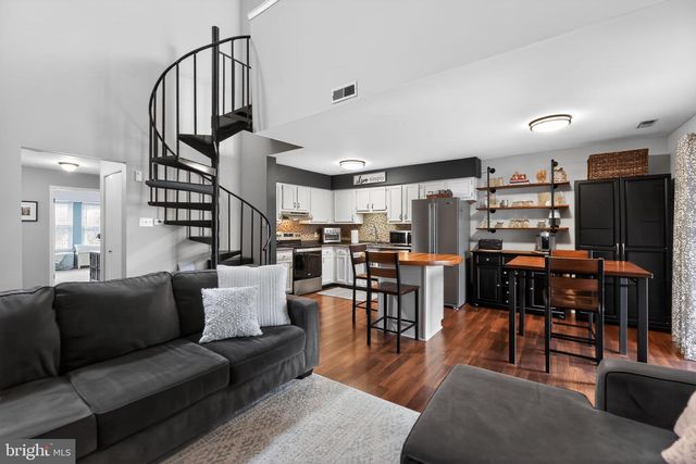 52 SUMMIT CT, Marlton, NJ 08053