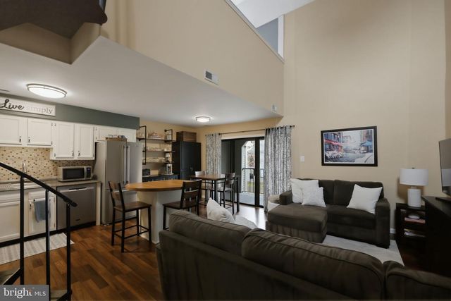 52 SUMMIT CT, Marlton, NJ 08053