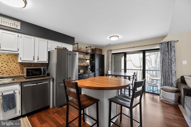 52 SUMMIT CT, Marlton, NJ 08053