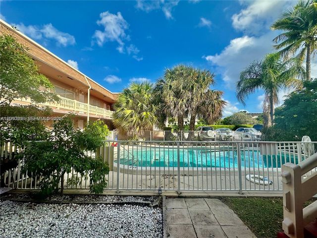 241 SE 9th Ave 207, Pompano Beach, FL 33060