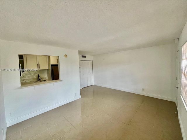 241 SE 9th Ave 207, Pompano Beach, FL 33060