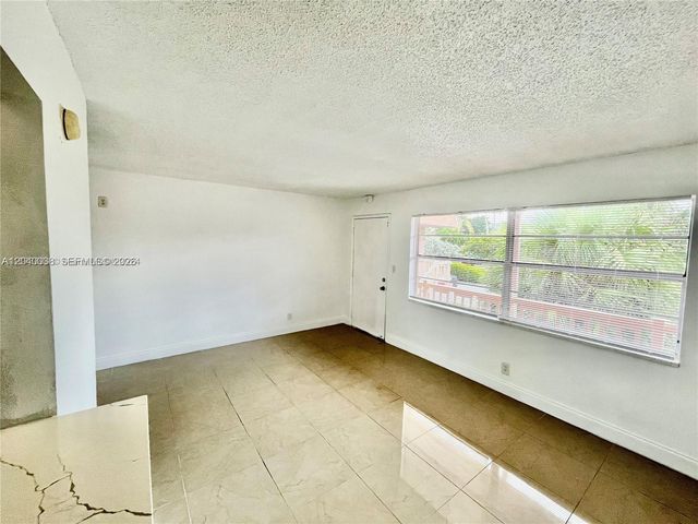 241 SE 9th Ave 207, Pompano Beach, FL 33060