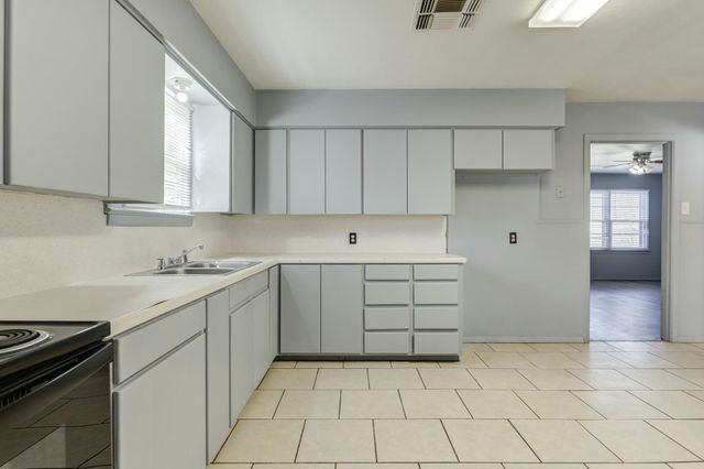 3013 45th Street, Lubbock, TX 79413