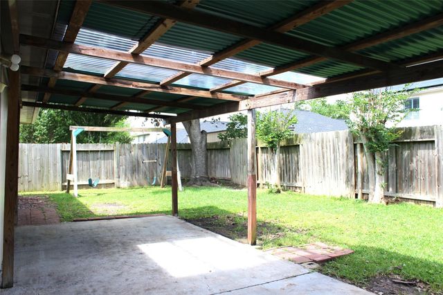 16014 Clayton Green Drive, Houston, TX 77082